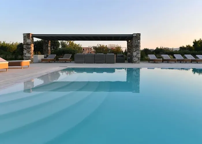 Sunray Paros Front 2 Bedroom House Next To Kite Sports Pounda