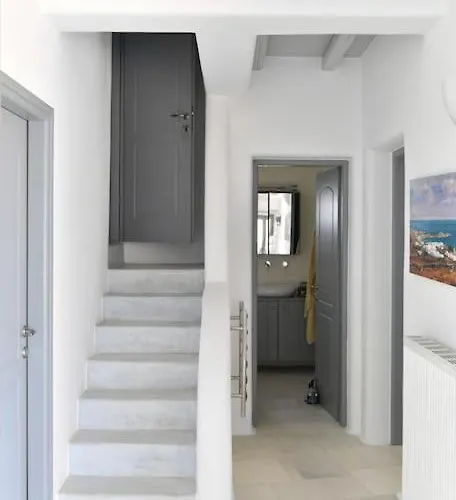 Sunray Paros Front 2 Bedroom House Next To Kite Sports Vakantiehuis