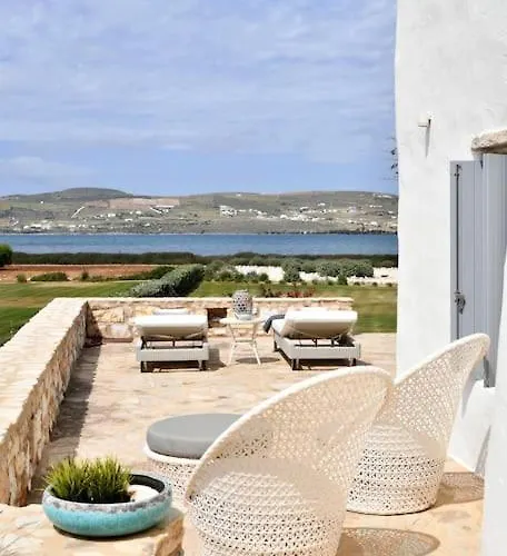 Sunray Paros Front 2 Bedroom House Next To Kite Sports