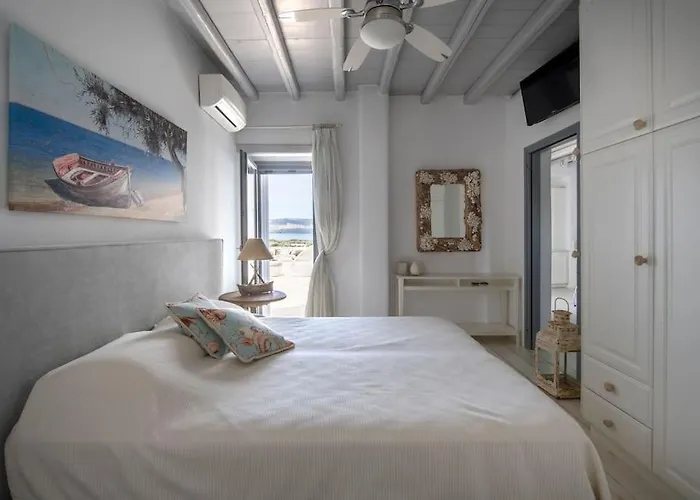 Sunray Paros Front 2 Bedroom House Next To Kite Sports Vakantiehuis