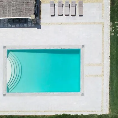 Sunray Paros Front 2 Bedroom House Next To Kite Sports