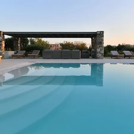 Sunray Paros Front 2 Bedroom House Next To Kite Sports Pounda