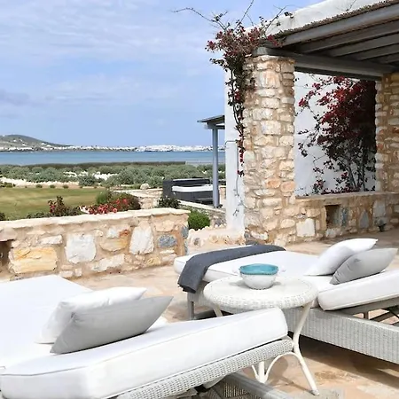 Sunray Paros Front 2 Bedroom House Next To Kite Sports Holiday home Pounda