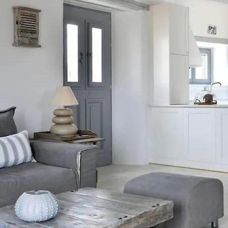 Sunray Paros Front 2 Bedroom House Next To Kite Sports Pounda