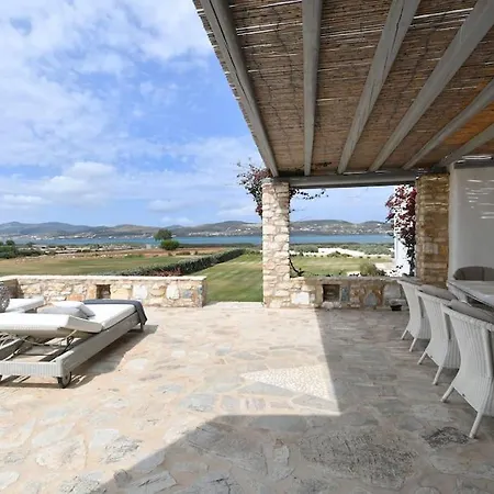 Sunray Paros Front 2 Bedroom House Next To Kite Sports