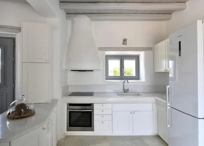 Sunray Paros Front 2 Bedroom House Next To Kite Sports Casa vacanze