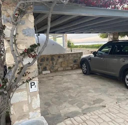 Sunray Paros Front 2 Bedroom House Next To Kite Sports Casa vacanze